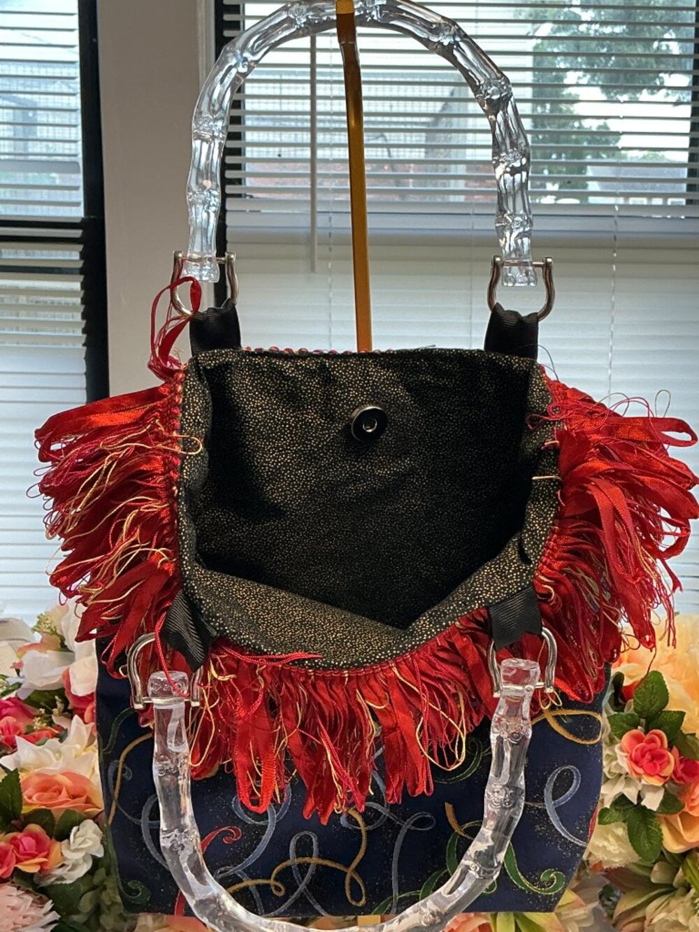 Handmade Confetti Swirl Fringe Tote Clear Bamboo Style Handles - Picture 6 of 8